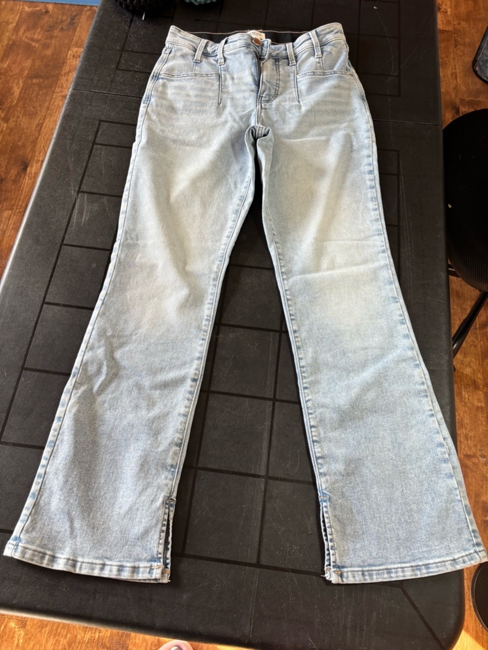 Everflex by Maurices Light Wash Jeans.  8 Regular